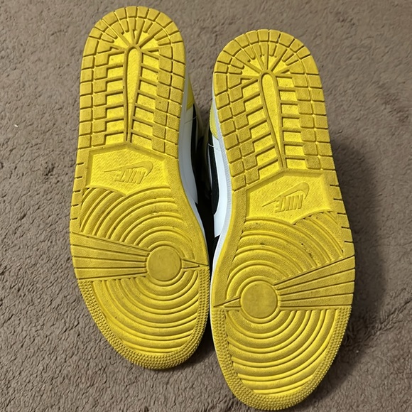 2019 Men’s Jordan’s 1 mid yellow toe size 11 - Picture 7 of 16